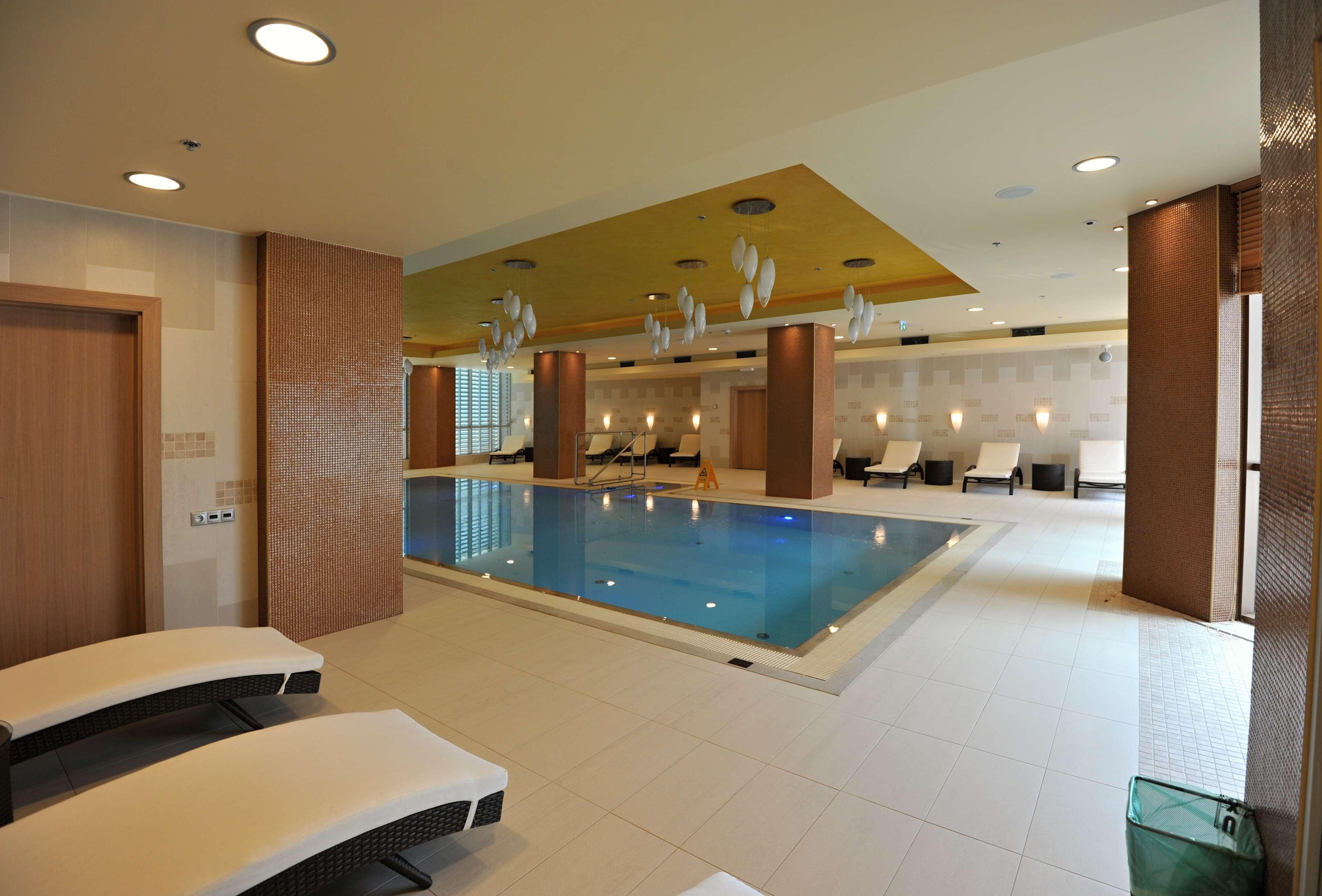 Doubletree By Hilton Bratislava Hotel Buitenkant foto