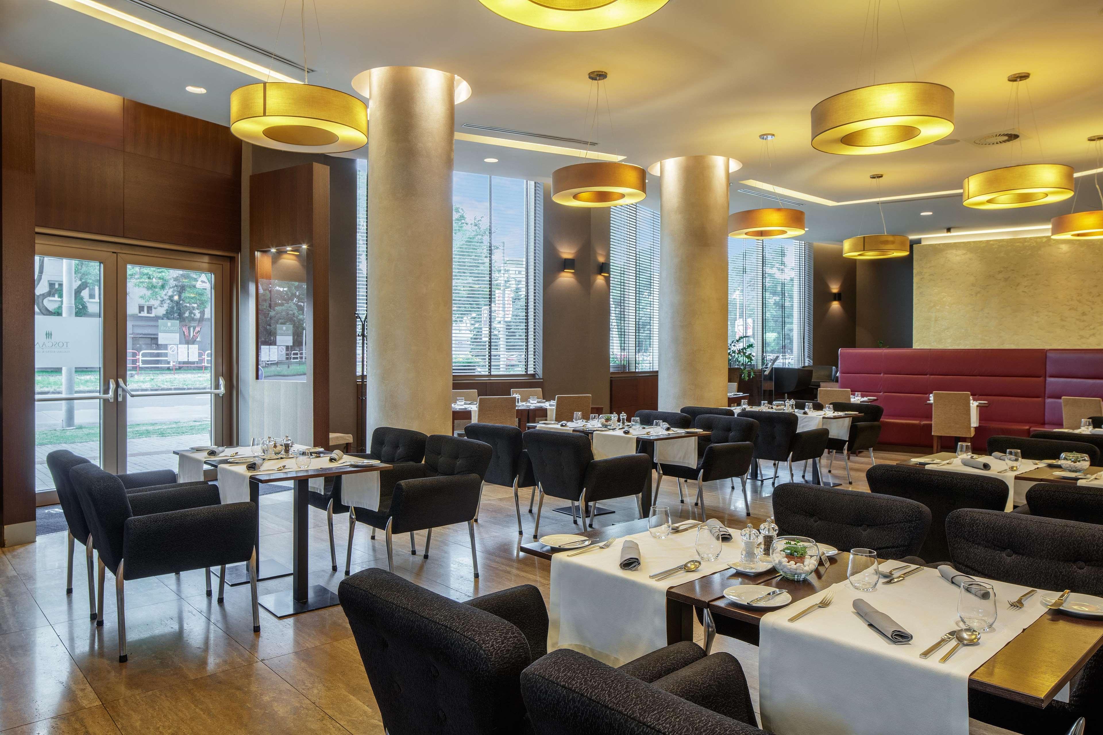 Doubletree By Hilton Bratislava Hotel Buitenkant foto