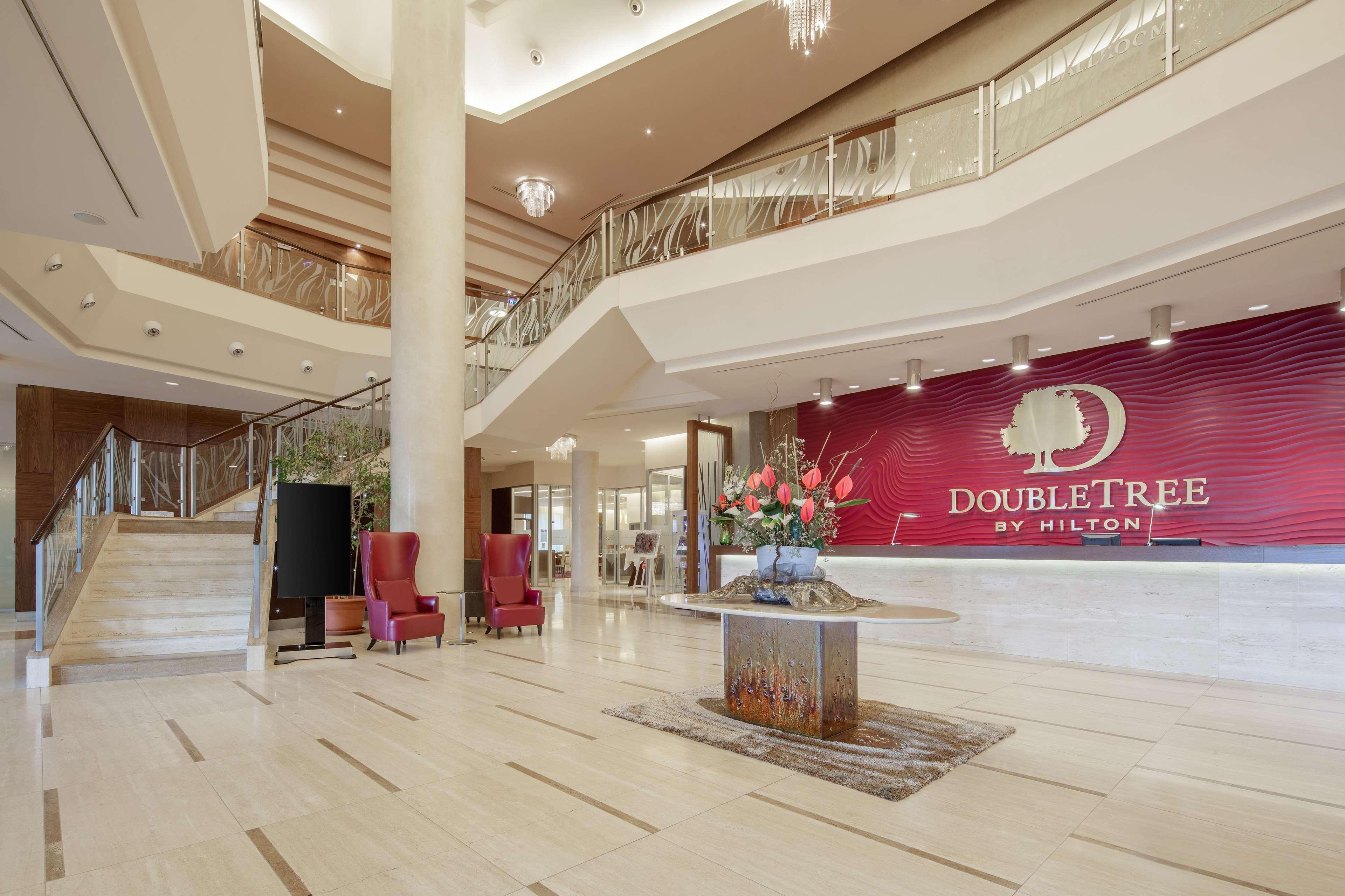 Doubletree By Hilton Bratislava Hotel Buitenkant foto