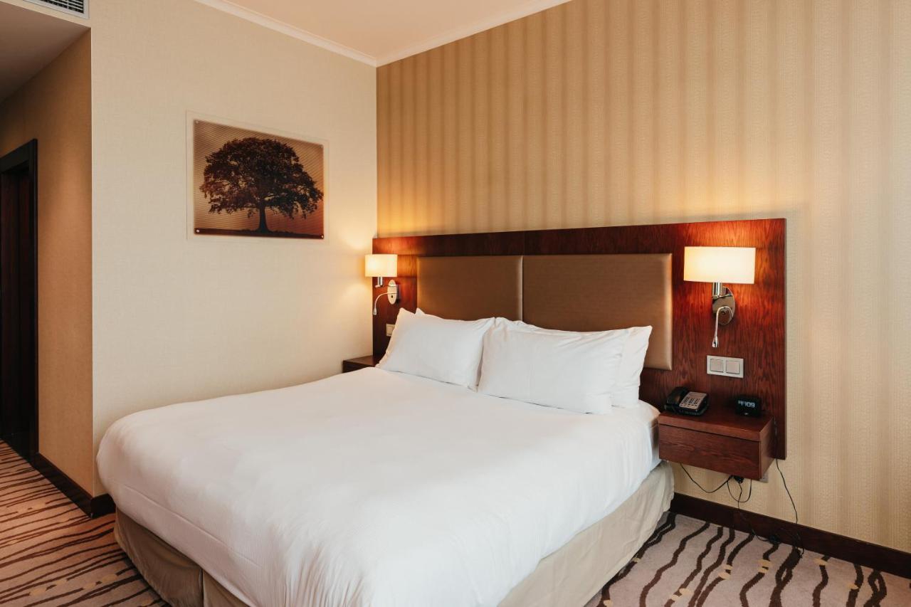 Doubletree By Hilton Bratislava Hotel Buitenkant foto
