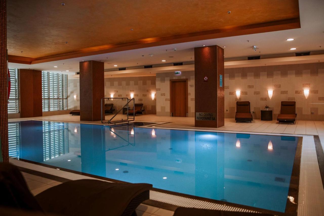 Doubletree By Hilton Bratislava Hotel Buitenkant foto