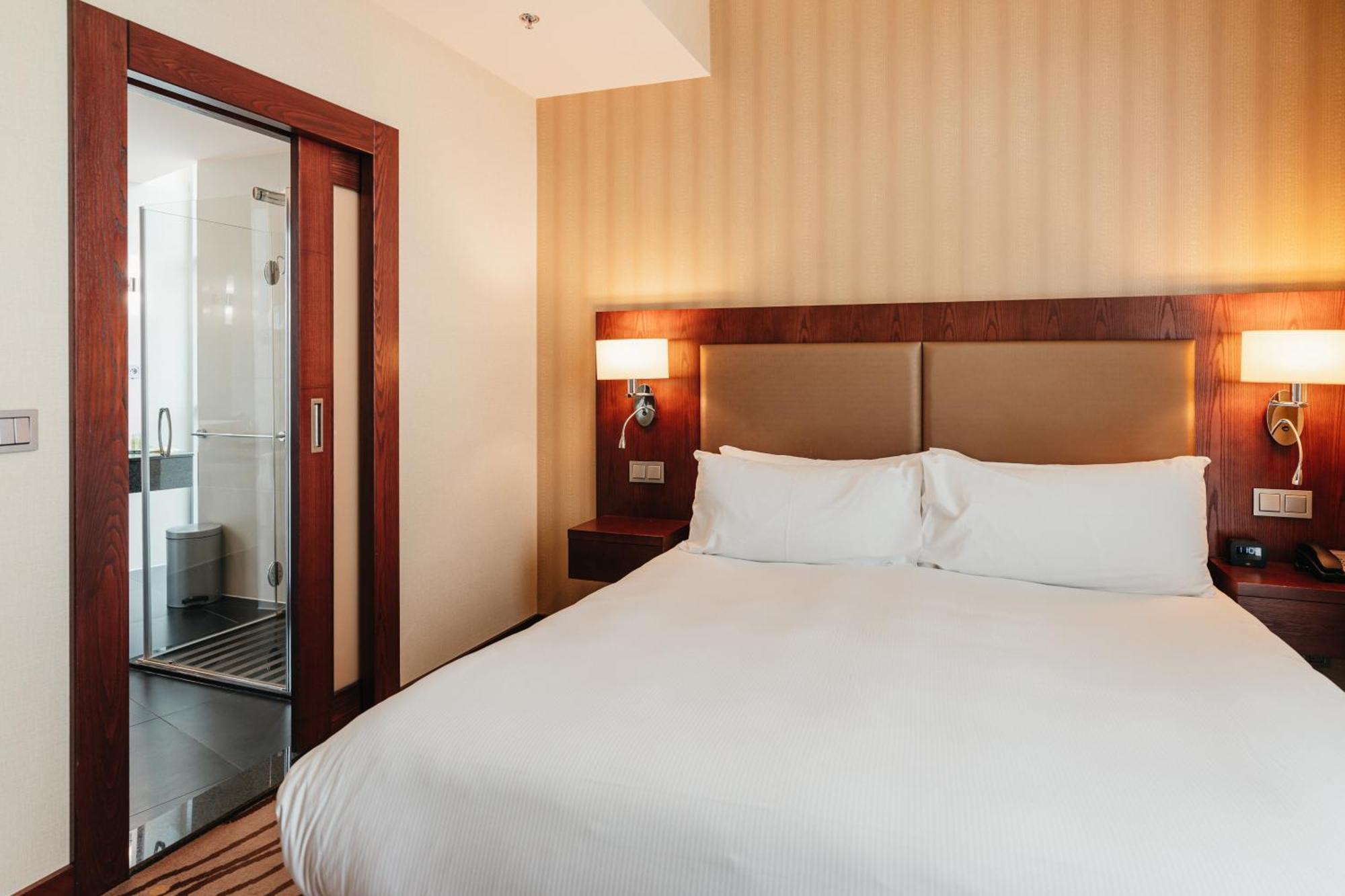 Doubletree By Hilton Bratislava Hotel Buitenkant foto